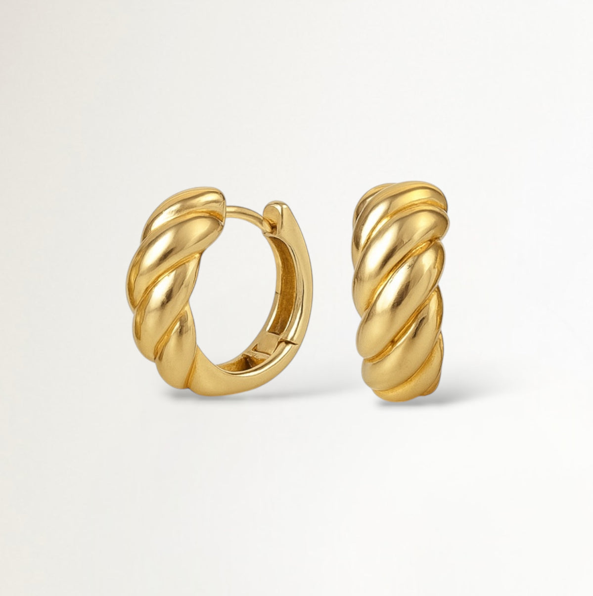 ARGOLLAS DORADAS CON DISEÑO TRENZADO