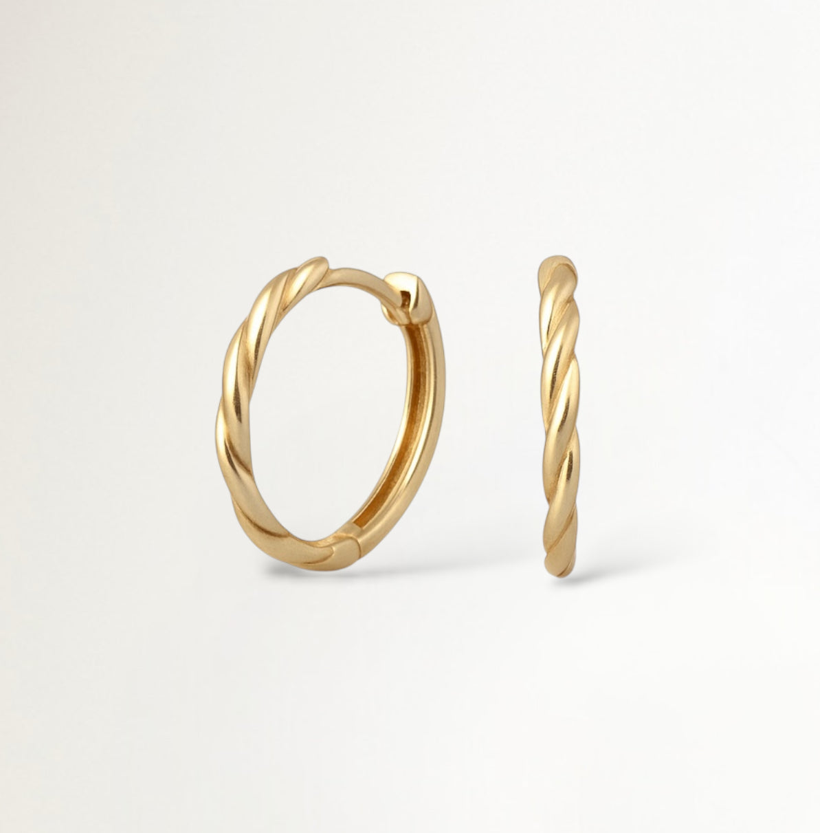 ARGOLLAS DORADAS ENTRELAZADAS