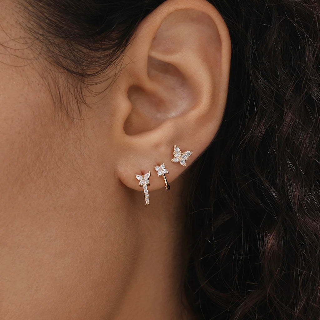 ARITOS FLOR DE CIRCONES BAÑADAS EN ORO