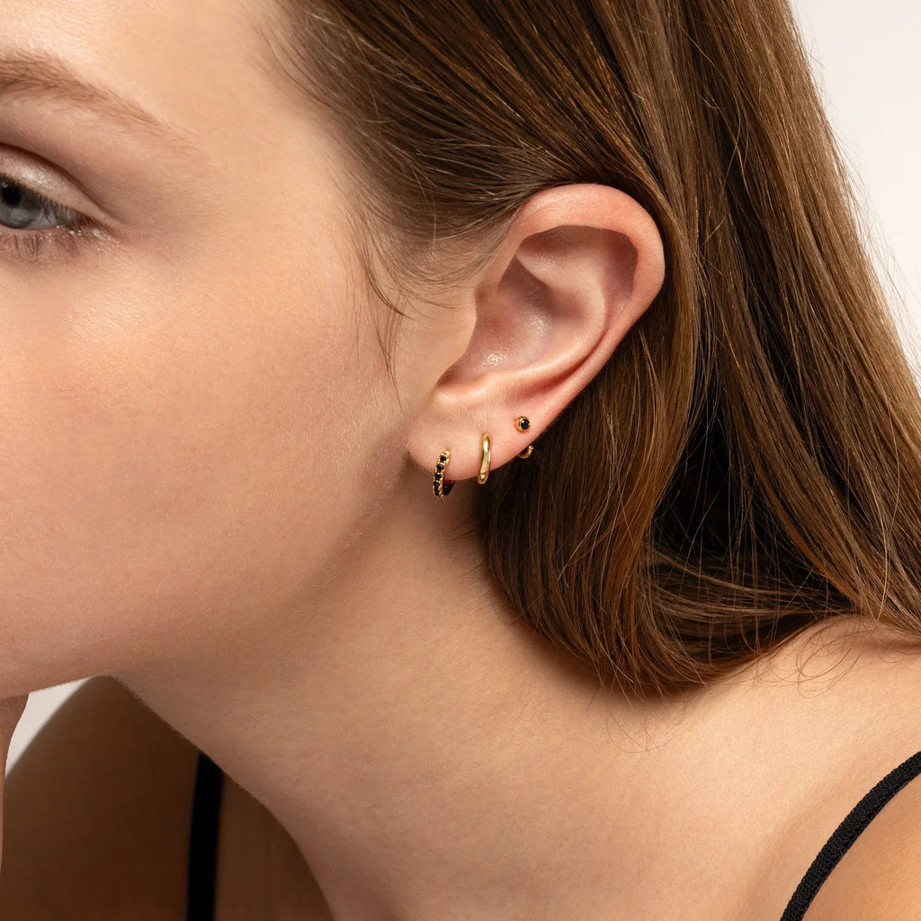 ARITOS CIRCONES NEGROS BAÑADAS EN ORO