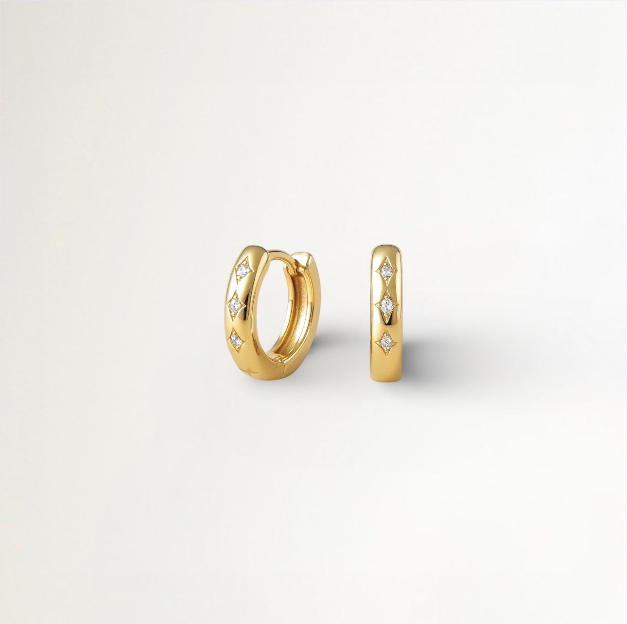 ARITOS 3 PUNTOS EN CIRCONIA BAÑADOS EN ORO