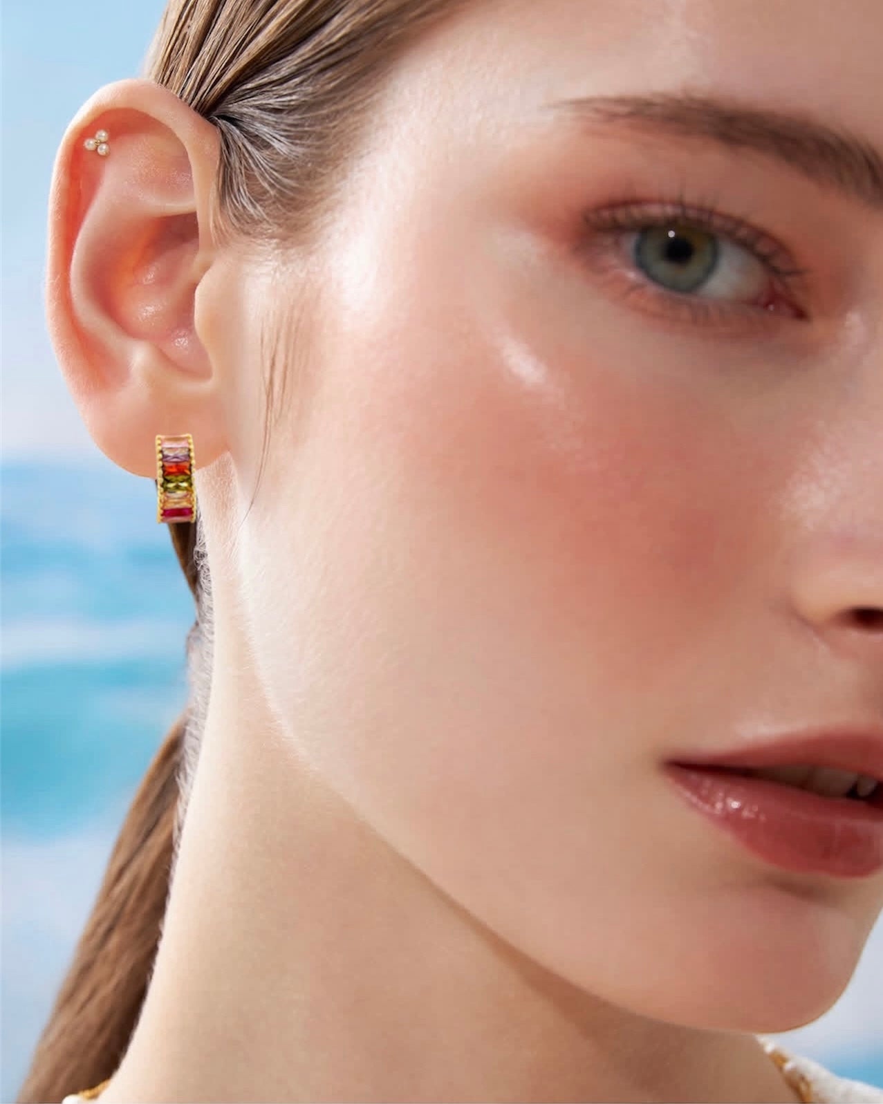 ARITOS RAINBOW CIRCON BAÑADAS EN ORO 13MM