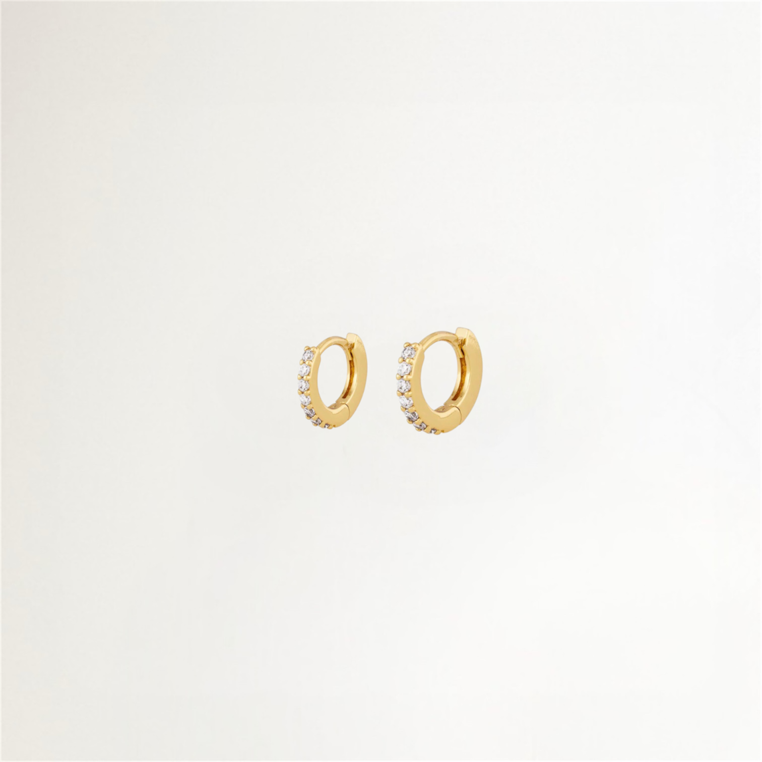 ARITOS SHINE BAÑADAS EN ORO 8MM