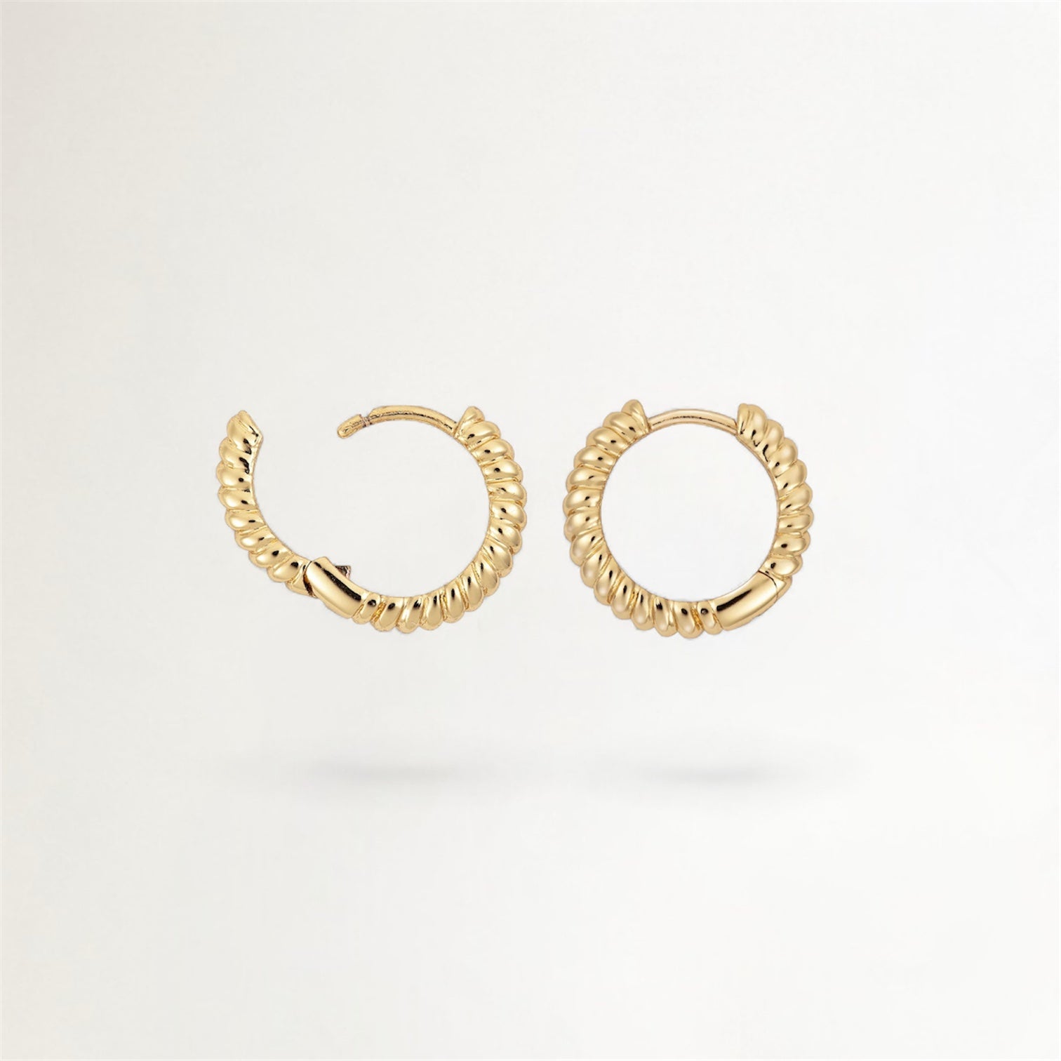 ARITOS HELICOIDAL BAÑADAS EN ORO